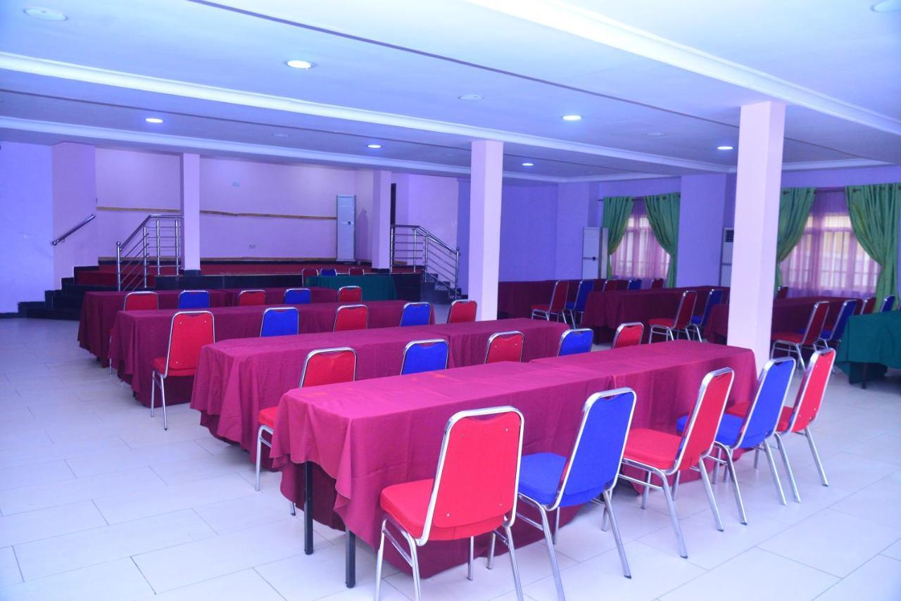 Best Western Meloch Hotel Awka Kültér fotó